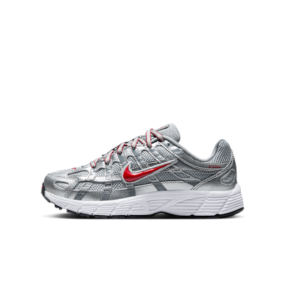 NIKE 90年代 レトロな未来感が光る P-6000 ランニングシューズ NIKE公式】ナイキ P-6000 ジュニアシューズ.オンラインストア